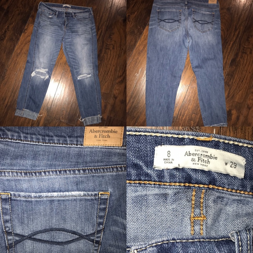Cropped mom jeans